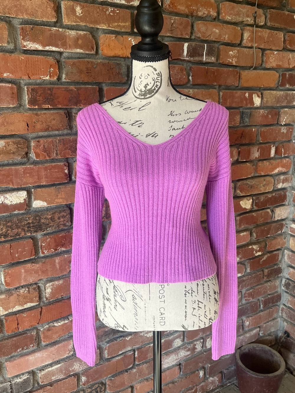 wild fable Lavender-Pink Ribbed V-Neck Sweater